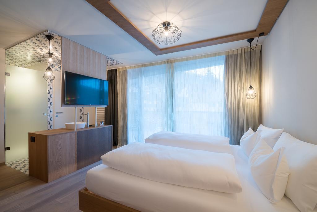 Hotel Tofana Сан-Кассиано Экстерьер фото